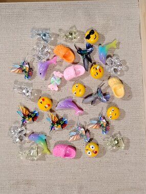 30 Pc Large Cros Dolphins Emoji's Rabbits Flower Hummingbird Bulletin Board Pins